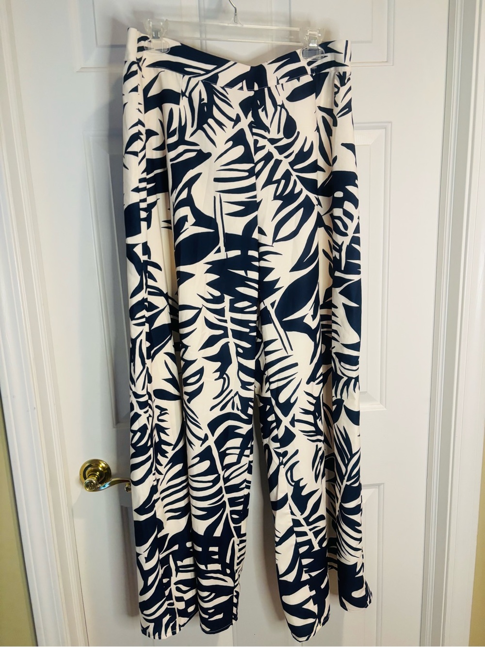 Cupshe Wide Leg Palm-Print Pants in Navy and White NWT